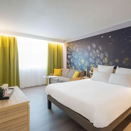 Novotel Chartres Exterior photo